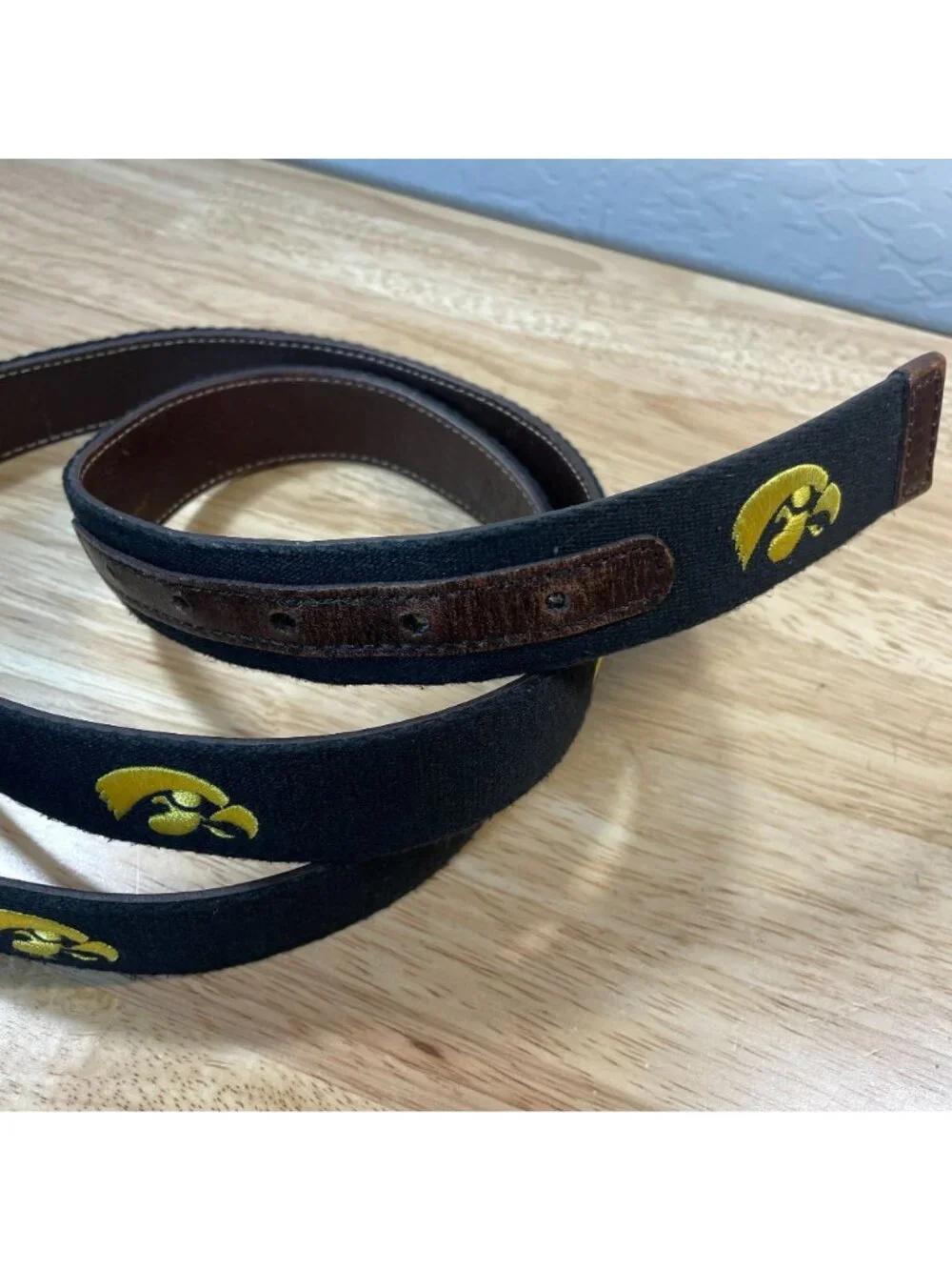 Jack Mason NCAA Iowa Hawkeyes Reversible Leather Fabric Belt Men Size 42